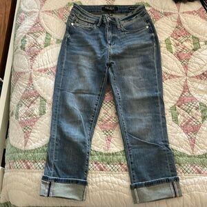 NWOT Judy Blue Skinny Fit Capri Jeans Size 1 or 25